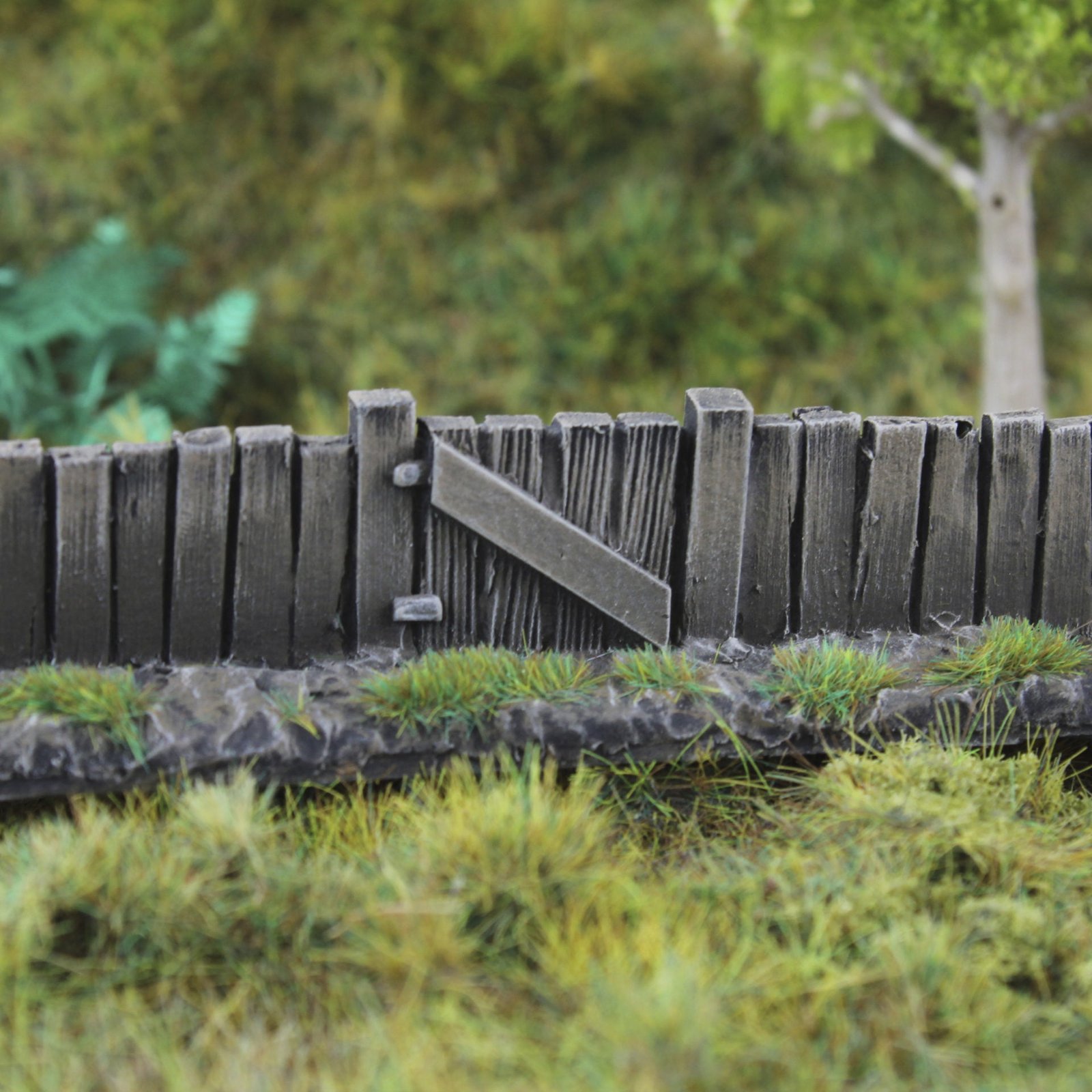 Model railway fences