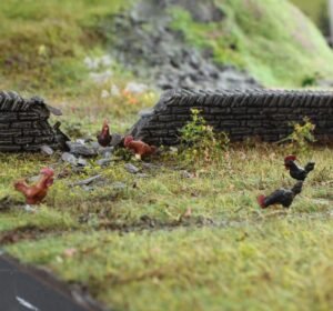 OO Gauge Chickens Hand Sculpted x 20